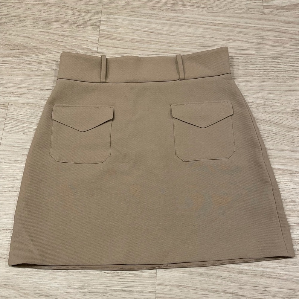 & Other Stories Khaki Structured Skirt with Front Pockets